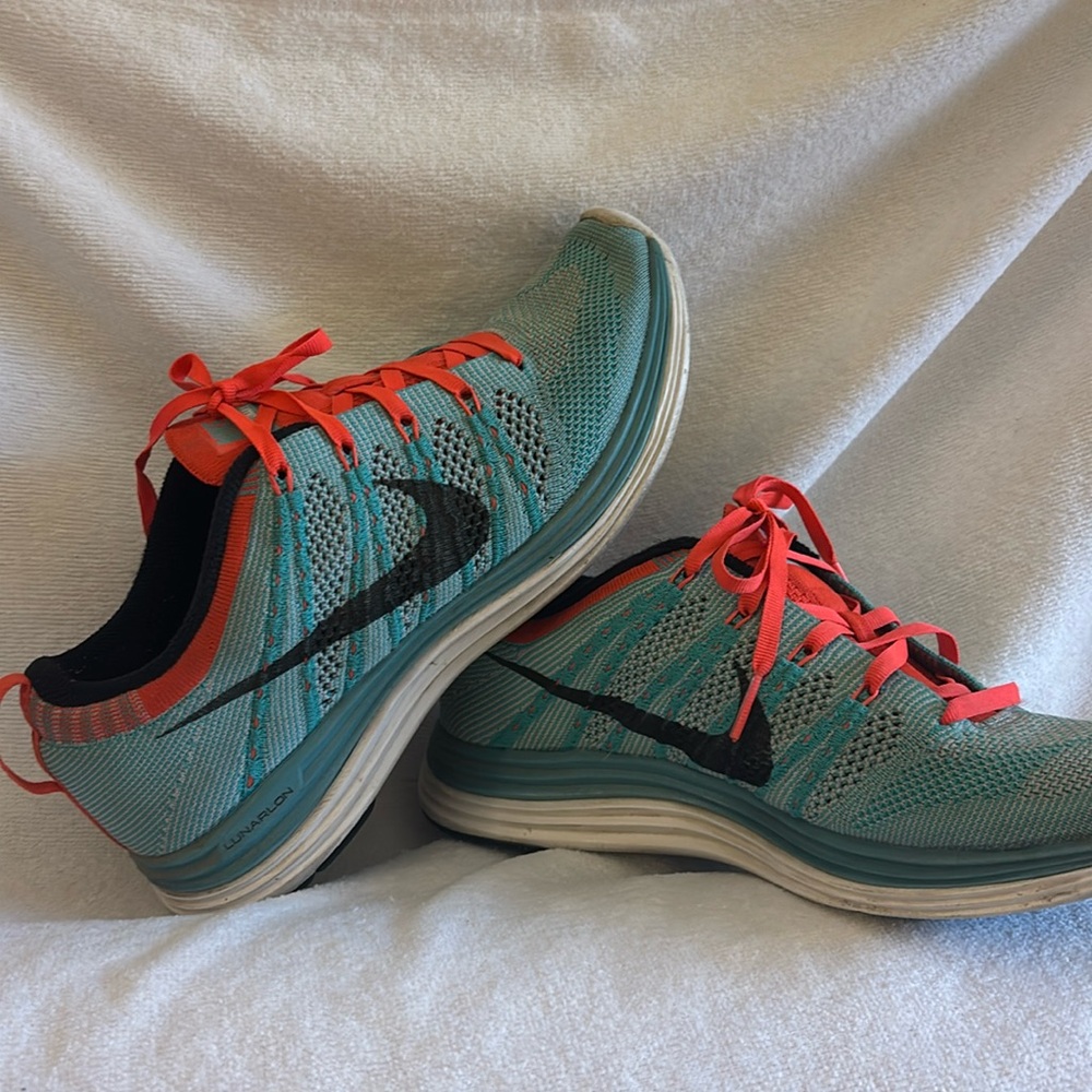 Women’s sneakers